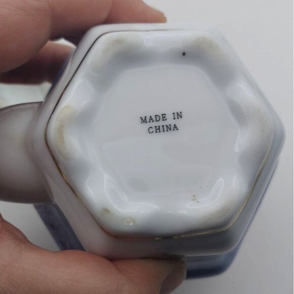 Vintage Porcelain Floral Teapot For One Lusterware With Lid Gold Trim China - Picture 9 of 9